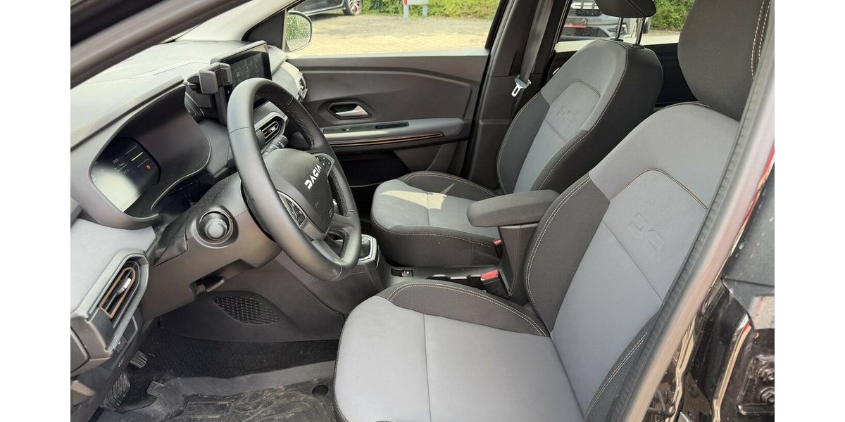Dacia Jogger Deutsch Extreme Hybrid/SitzH / NAVI 3.000 km 23.790 &euro; Donauwörth 86609