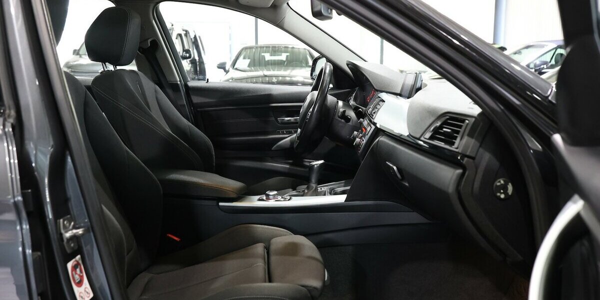 BMW 318d Touring blue PERFORMANCE SPORT / PANORAMA 80.000 km 13.777 &euro; Hamm 59077