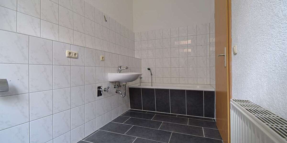 Etagenwohnung Werdau Werdau, Stadt - 2 Zimmer, 47 m&sup2;, 260&euro; | Angebot:27320490