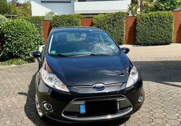 Ford Fiesta 92.300 km 5.200 &euro; Rielasingen-Worblingen 78239