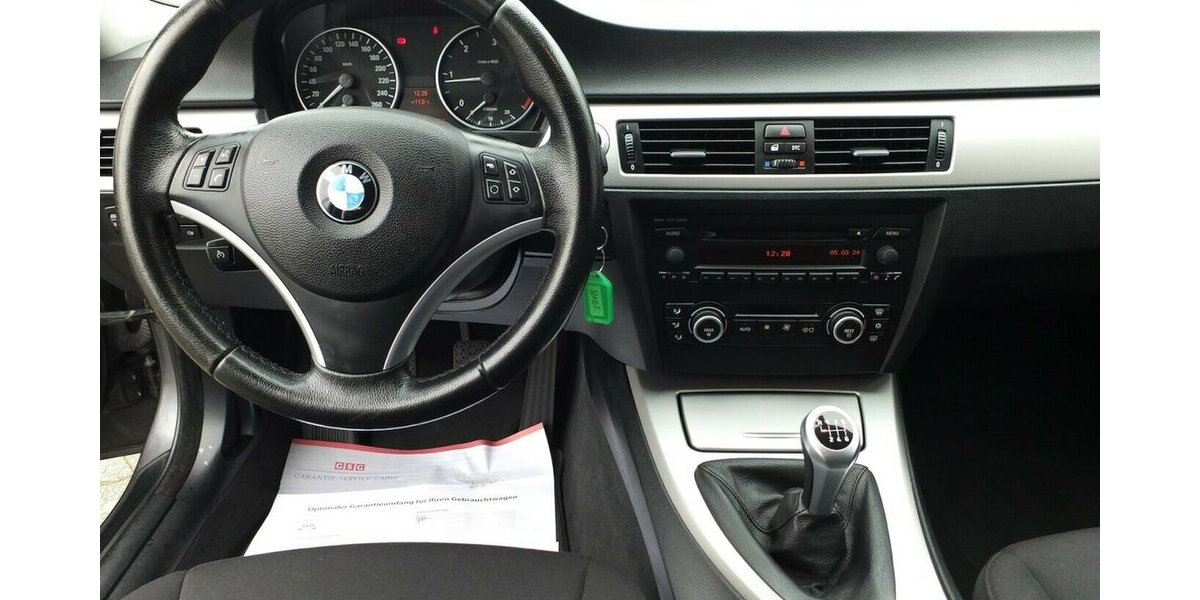 BMW 320D WM26: AHK ADVANTAGE/COMFORTPAKET 17ZOLL LMF 179.895 km 6.908 &euro; Köln 50858