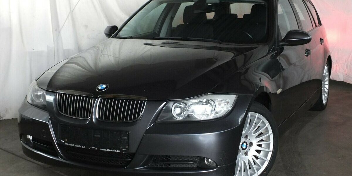 BMW 320D WM26: AHK ADVANTAGE/COMFORTPAKET 17ZOLL LMF 179.895 km 6.908 &euro; Köln 50858