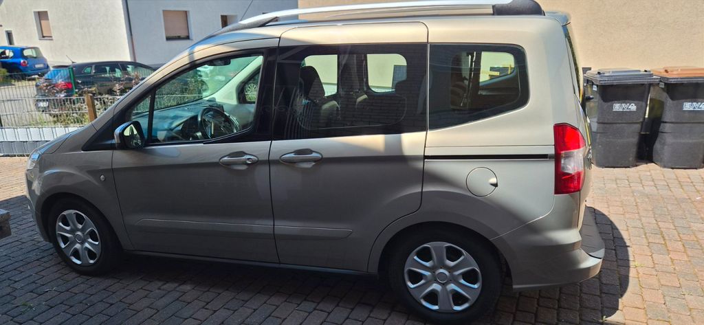Ford Tourneo Courier 138.300 km 6.900 &euro; Castrop-Rauxel 44577
