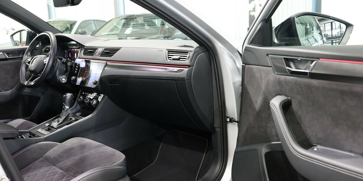 Skoda Superb Combi 2.0 TDI DSG 4x4 SPORTLINE BLACK 110.000 km 26.777 &euro; Hamm 59077