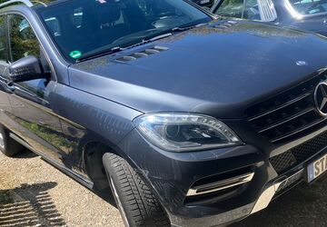 Mercedes-Benz ML 350 212.400 km 15.499 &euro; Germering 82110