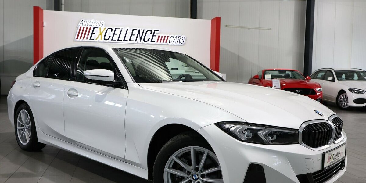 BMW 320d LIMOUSINE xDrive BUSINESS / CURVED / LED 68.000 km 27.883 &euro; Hamm 59077