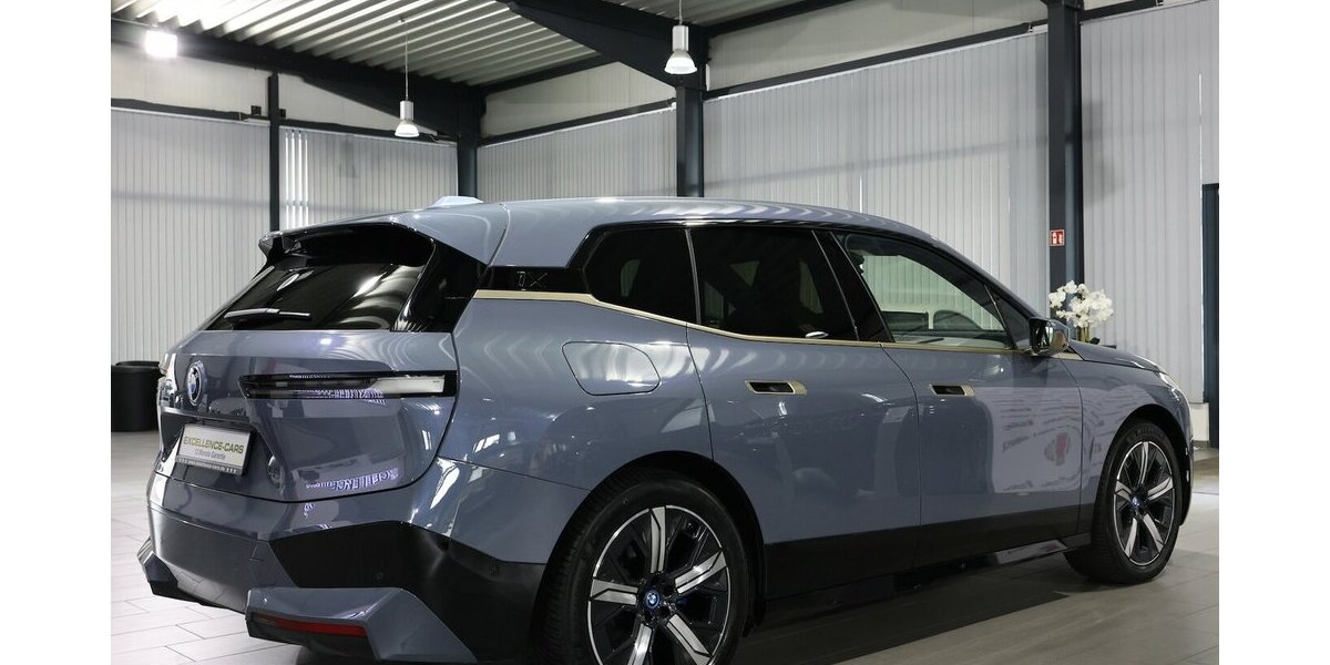 BMW iX 40 xDrive SPORT TITAN GLAS STORM EINZELSTÜCK 79.000 km 39.999 &euro; Hamm 59077