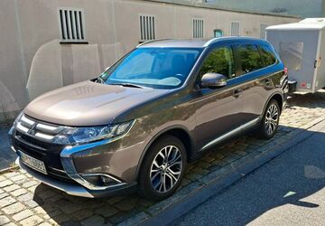 Mitsubishi Outlander 63.000 km 18.000 &euro; München 81241