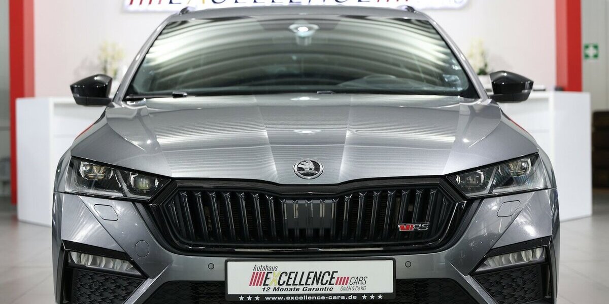Skoda Octavia Combi TDI DSG 4x4 RS PLUS SPORT BLACK 145.000 km 24.991 &euro; Hamm 59077