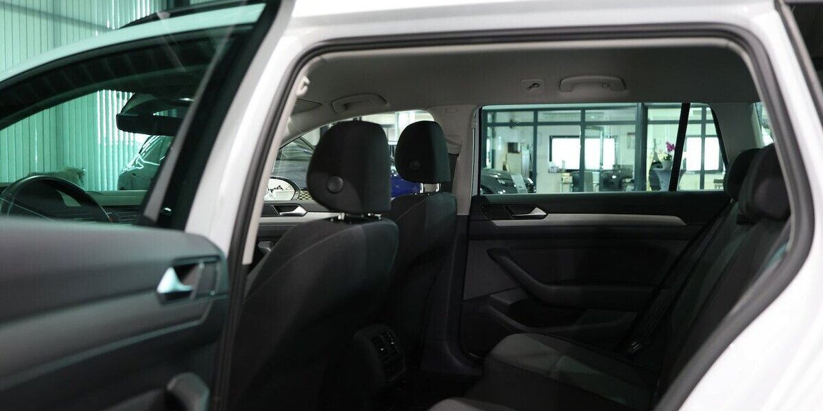 VW Passat Variant 2.0 TDI DSG BUSINESS LED,ACC+LANE 56.000 km 23.555 &euro; Hamm 59077