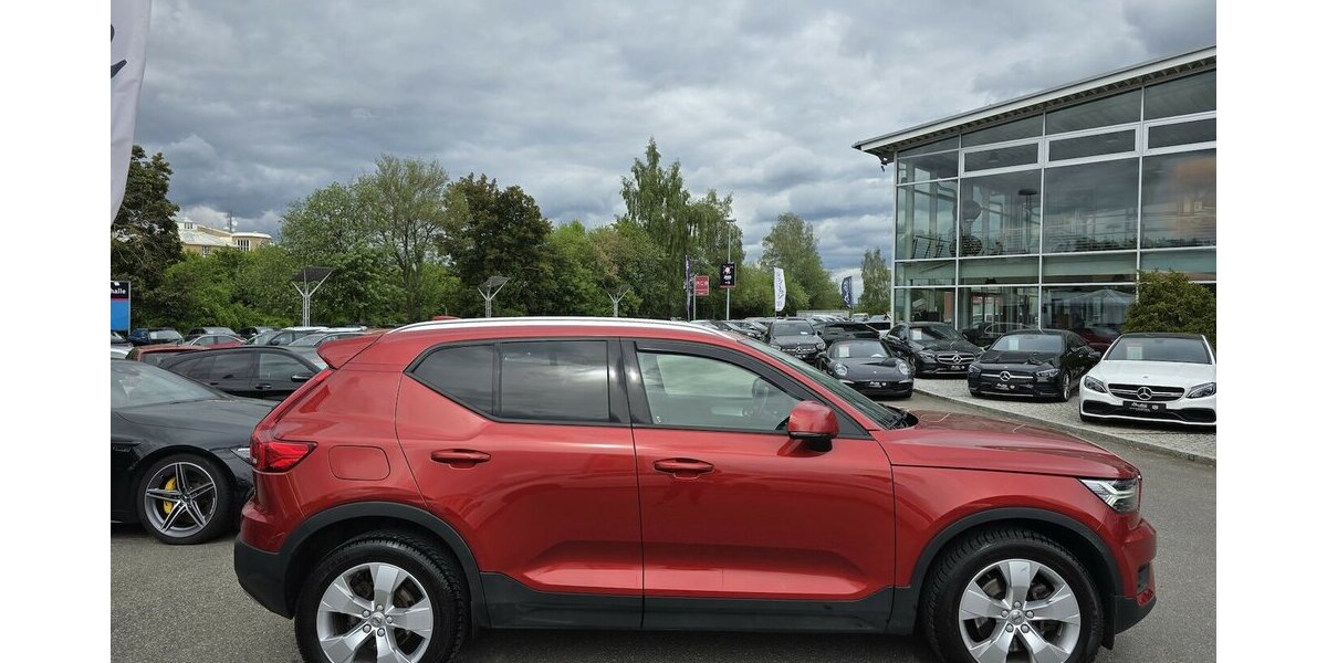 Volvo XC40 T4 MOMENTUM AWD/KLIMA/LEDER/ PRO-PAKET/LED 52.808 km 23.900 &euro; Villingen-Schwenningen 78054