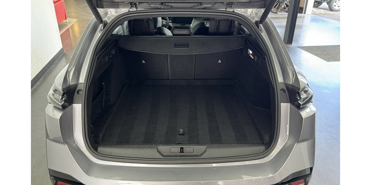 Peugeot 308 Blue HDI 130 EAT 8 GT LED ACC Panodach 39.960 km 23.323 &euro; Lich 35423
