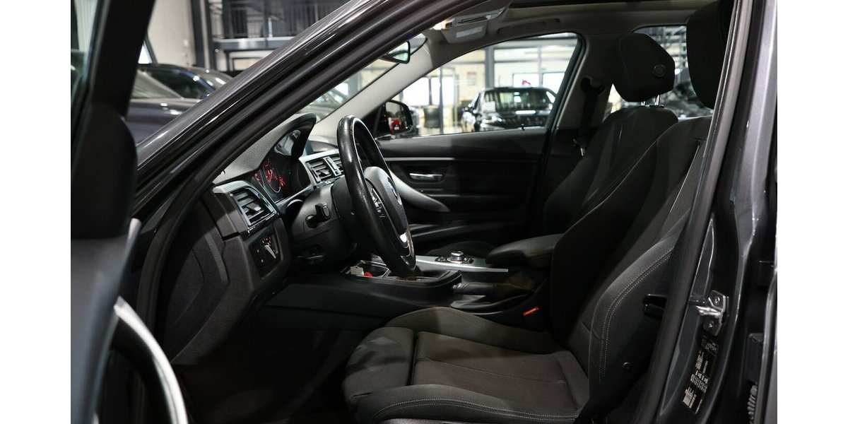 BMW 318d Touring blue PERFORMANCE SPORT / PANORAMA 80.000 km 13.777 &euro; Hamm 59077