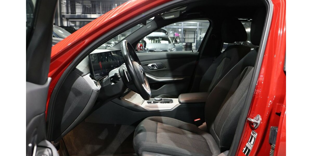 BMW 318d Touring SHADOW SPORT MELBOURNEROT-METALLIC 73.000 km 23.777 &euro; Hamm 59077