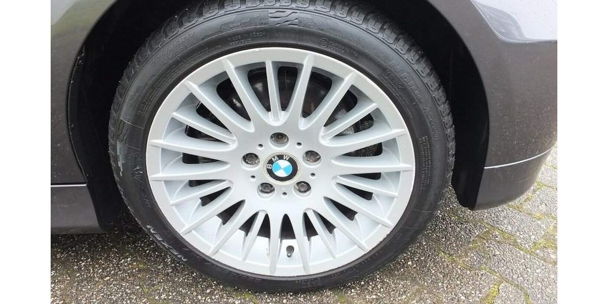 BMW 320D WM26: AHK ADVANTAGE/COMFORTPAKET 17ZOLL LMF 179.895 km 6.908 &euro; Köln 50858