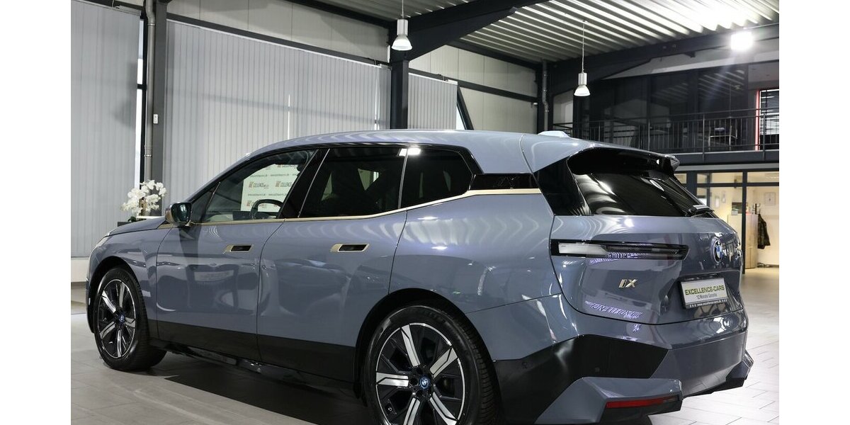 BMW iX 40 xDrive SPORT TITAN GLAS STORM EINZELSTÜCK 79.000 km 39.999 &euro; Hamm 59077
