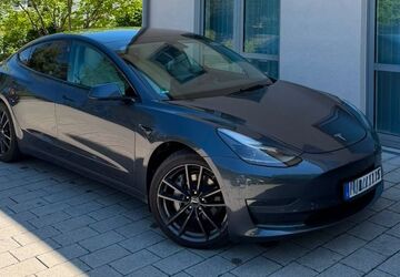 Tesla Model 3 60.030 km 29.000 &euro; Grünwald 82031