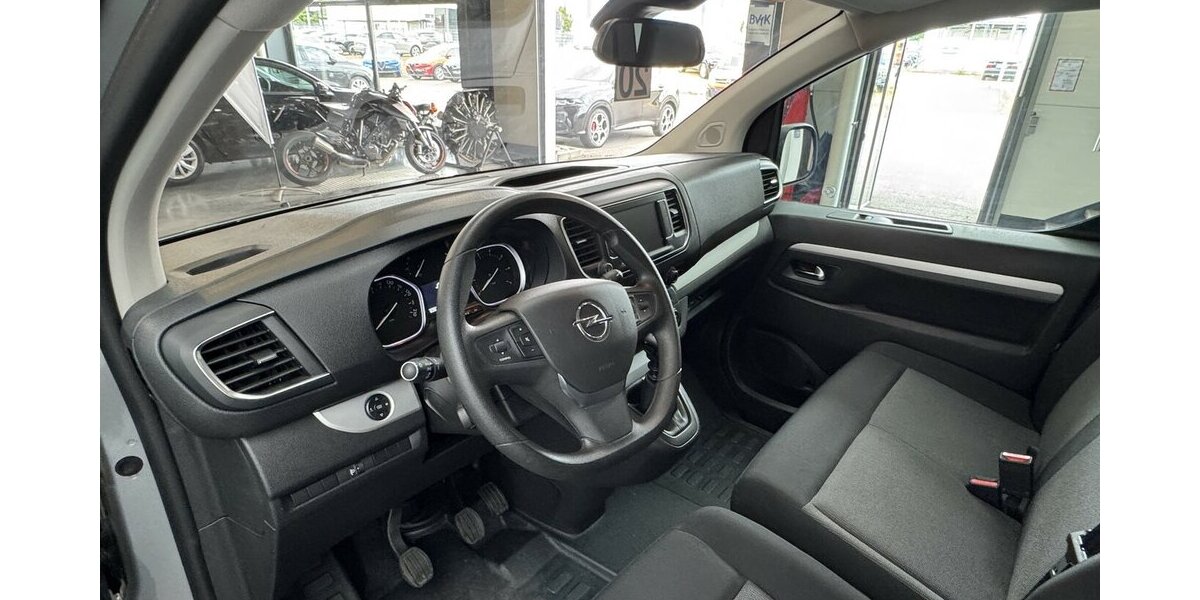 Opel Zafira Life 2.0 D Selection M 1.Hand 9-Sitzer 20.350 km 27.420 &euro; Lich 35423