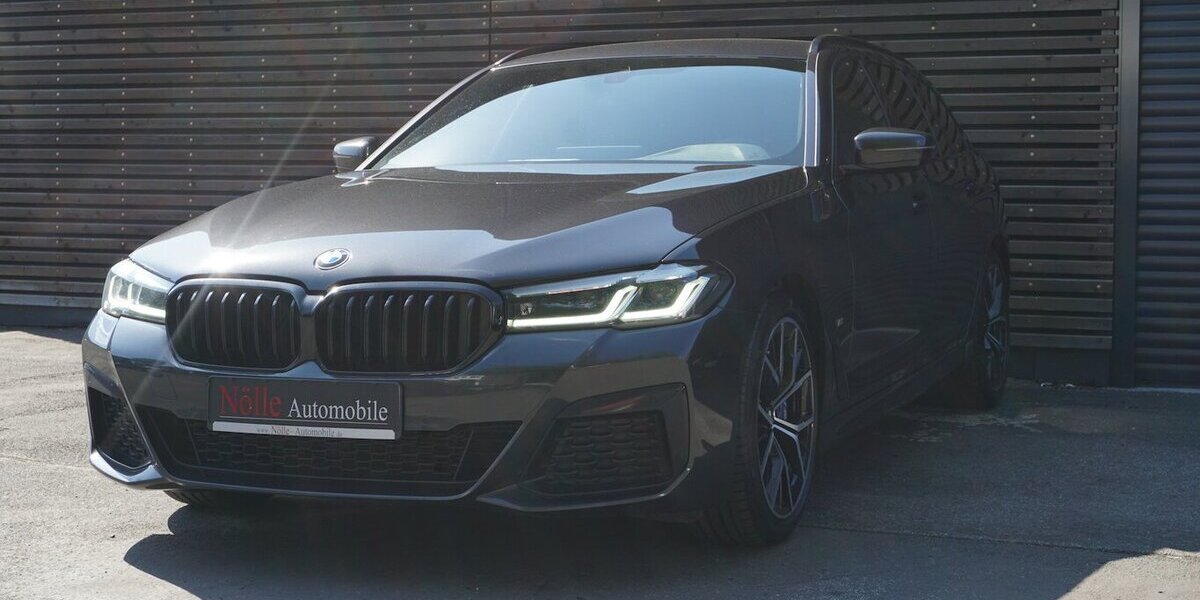 BMW 520d M-Sport Pro Leder Kamera LED ComfortSitz 99.895 km 31.900 &euro; Wuppertal 42327