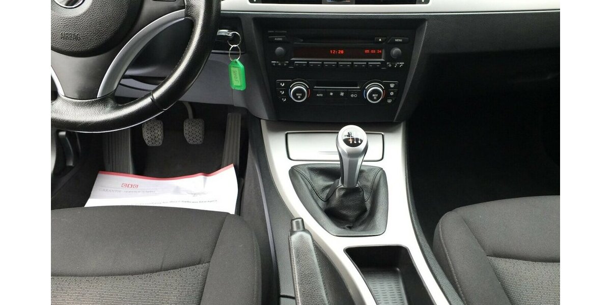 BMW 320D WM26: AHK ADVANTAGE/COMFORTPAKET 17ZOLL LMF 179.895 km 6.908 &euro; Köln 50858