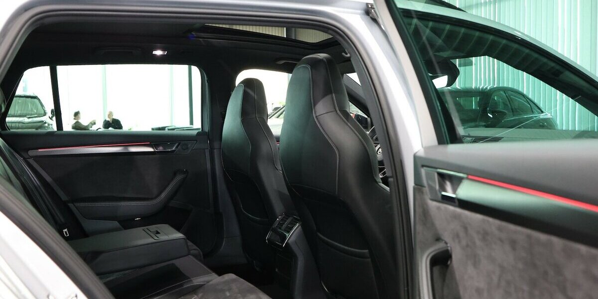Skoda Superb Combi 2.0 TDI DSG 4x4 SPORTLINE BLACK 110.000 km 26.777 &euro; Hamm 59077