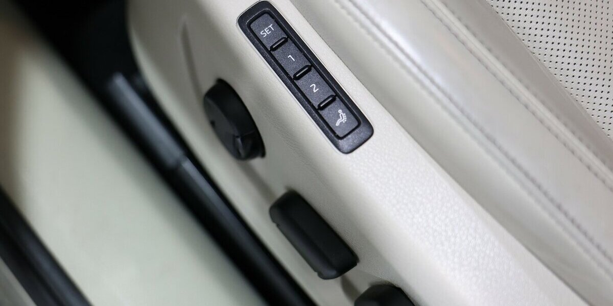 Skoda Superb Combi 2.0 TDI DSG STYLE / WHITE & BEIGE / 108.000 km 21.111 &euro; Hamm 59077