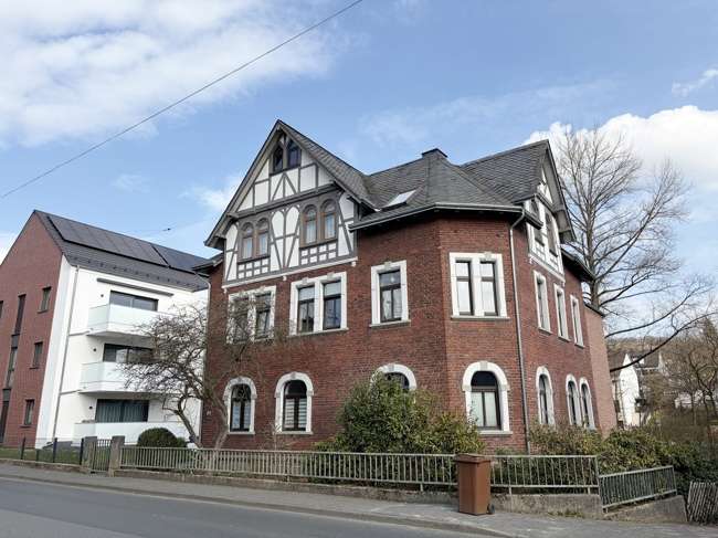 Etagenwohnung Hilchenbach / Dahlbruch Dahlbruch - 4 Zimmer, 115 m&sup2;, 1.090&euro; | Angebot:27316949
