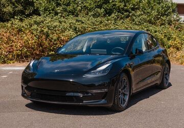 Tesla Model 3 97.822 km 27.100 &euro; Geilenkirchen 52511