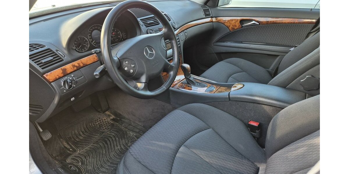 Mercedes-Benz E 220 T CDI Elegance, Klima, Automatik, Navigation 134.668 km 6.890 &euro; Rodgau 63110