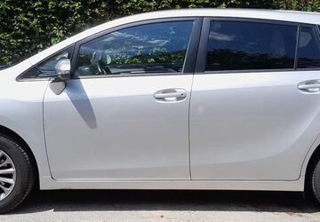 Toyota Verso 103.900 km 11.000 &euro; München 81925