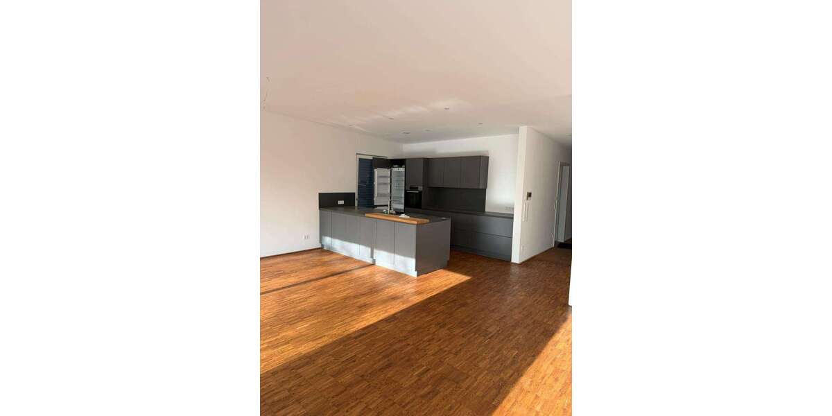 Etagenwohnung Sinsheim - 5 Zimmer, 163 m&sup2;, 2.100&euro; | Angebot:27315431