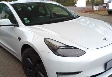 Tesla Model 3 60.839 km 24.000 &euro; Berlin 12349