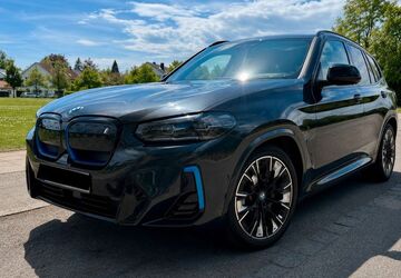 BMW iX3 45.000 km 39.900 &euro; Pullach im Isartal 82049