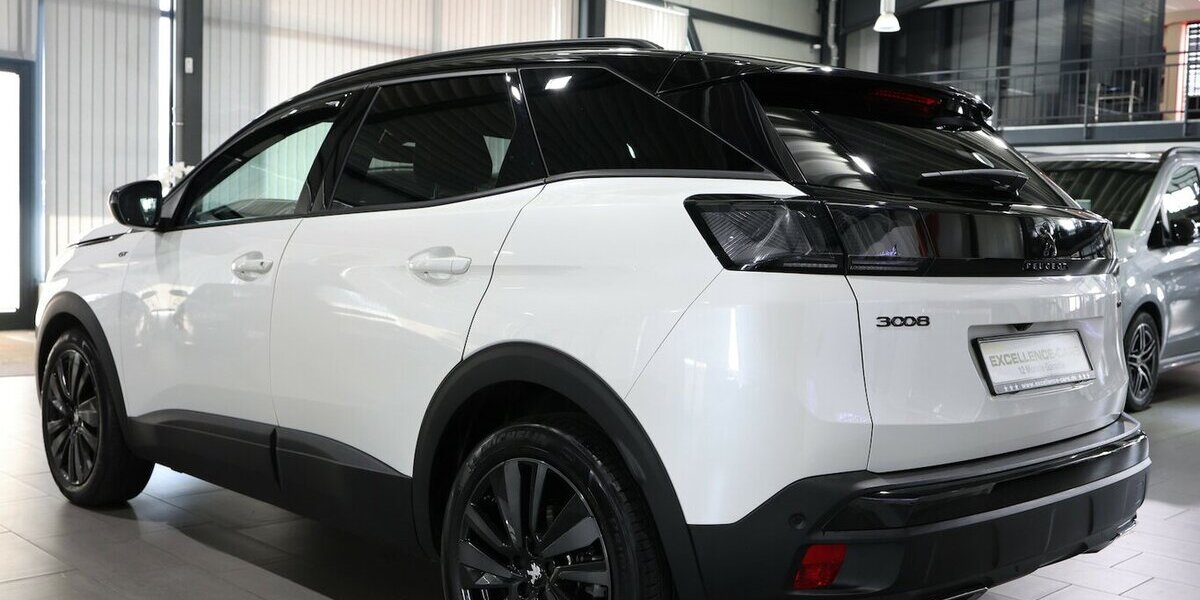 Peugeot 3008 BLUE-HDI GT-SPORT / WHITE & BLACK / SCHÖN 56.000 km 21.777 &euro; Hamm 59077