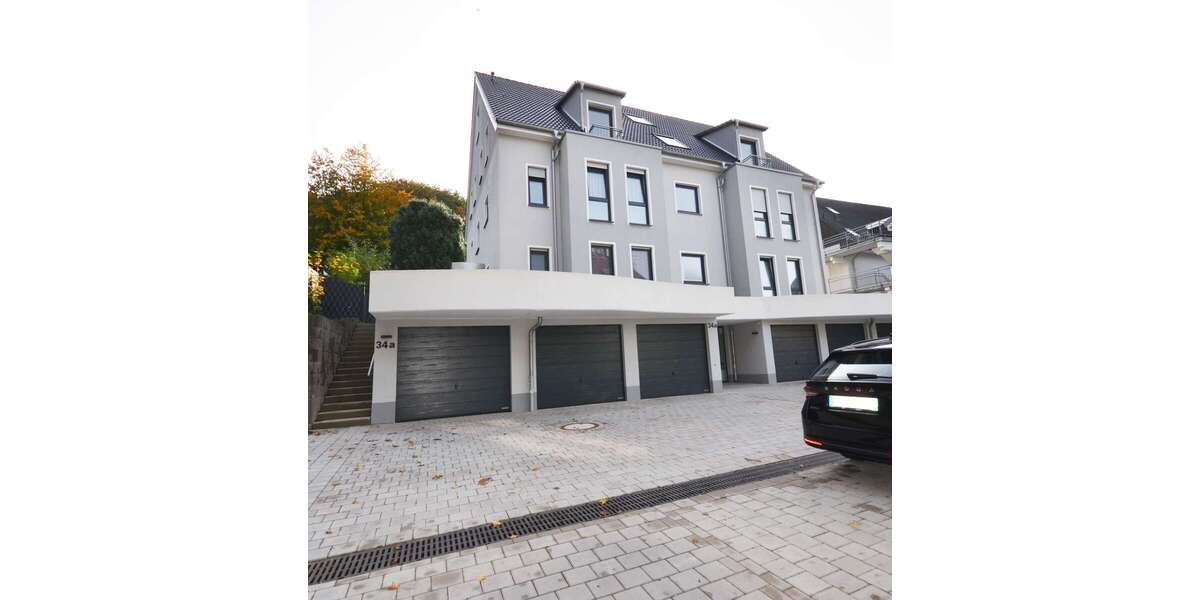 Etagenwohnung Remscheid Lüttringhausen - 4 Zimmer, 138 m&sup2;, 1.450&euro; | Angebot:27323611