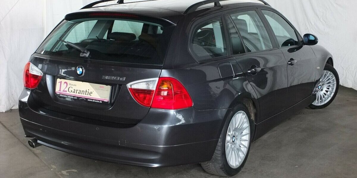 BMW 320D WM26: AHK ADVANTAGE/COMFORTPAKET 17ZOLL LMF 179.895 km 6.908 &euro; Köln 50858