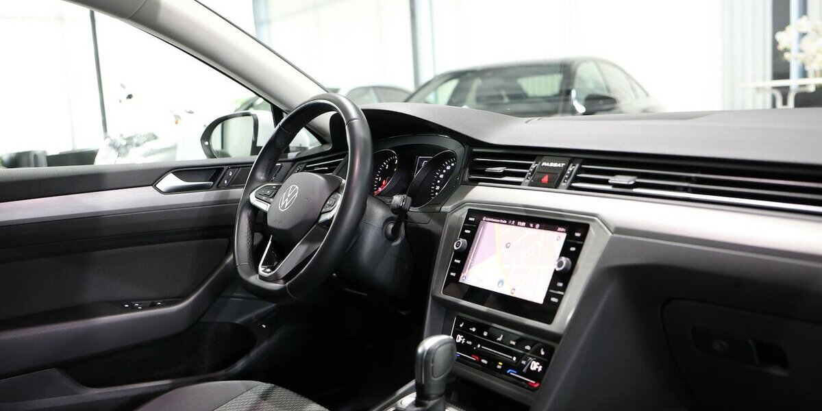 VW Passat Variant 2.0 TDI DSG BUSINESS LED,ACC+LANE 56.000 km 23.555 &euro; Hamm 59077